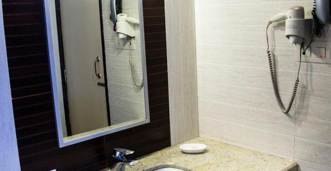 Hotel Bhagyalaxmi Shirdi Buitenkant foto
