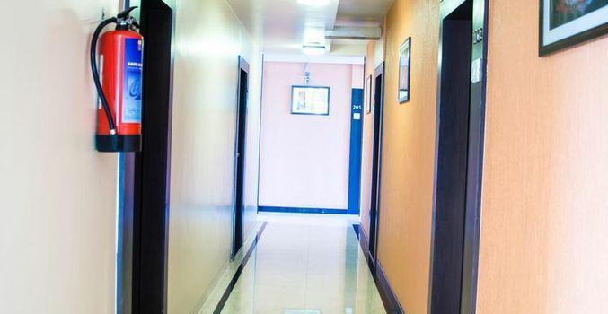 Hotel Bhagyalaxmi Shirdi Buitenkant foto