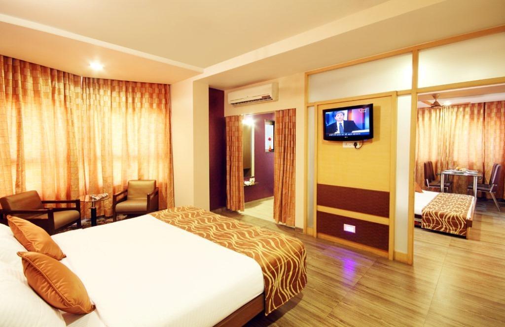 Hotel Bhagyalaxmi Shirdi Buitenkant foto
